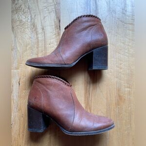 Pre loved half zip Frye leather booties cognac